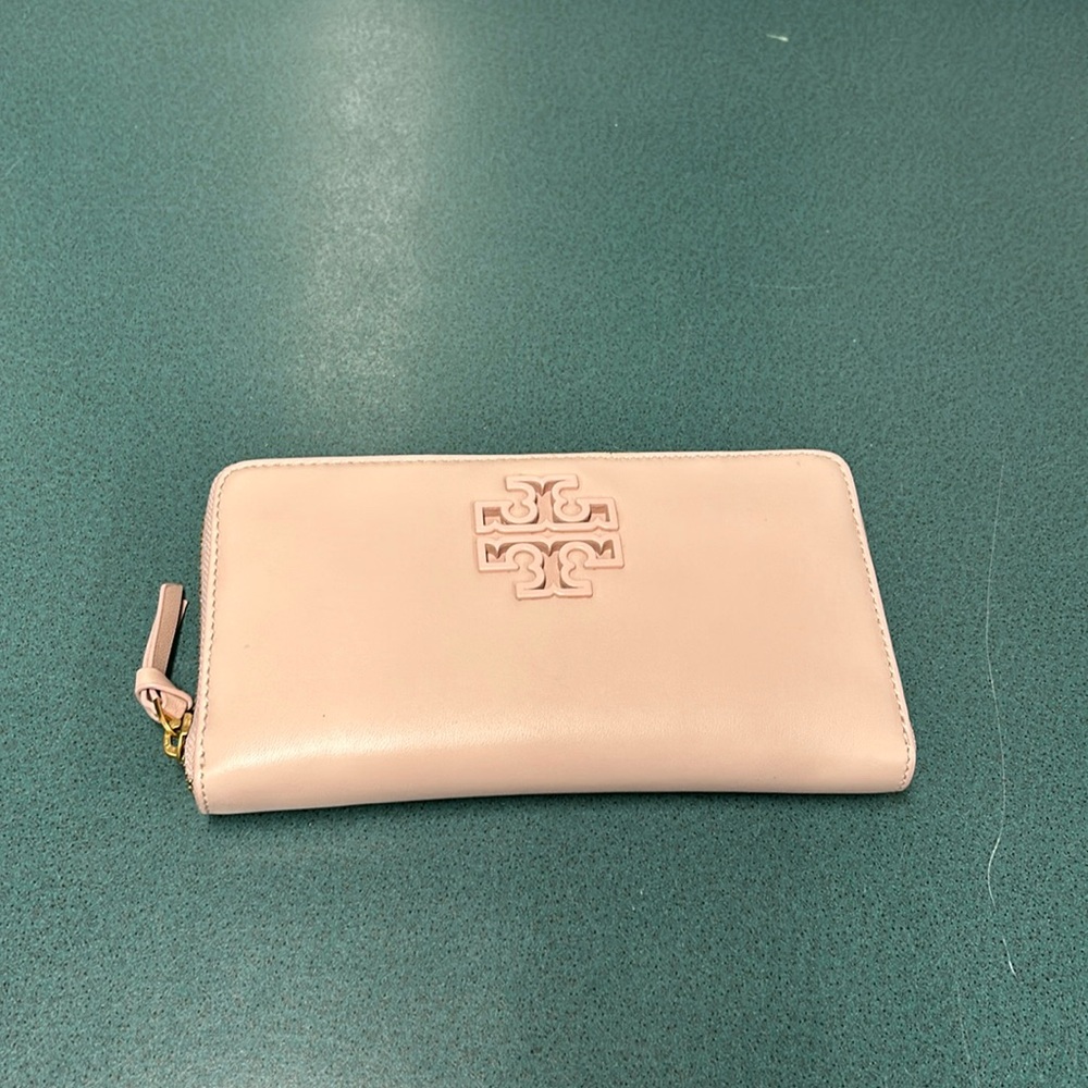 Tory Burch Light pink wallet